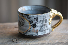 Alice and the Queen White mug 22k gold 12 oz