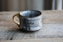 Alice and the Queen White mug 22k gold 12 oz