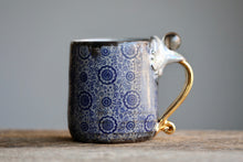 "Fortune-telling" Quartz sphere Stitch mug with 22 K gold and luster 12 oz